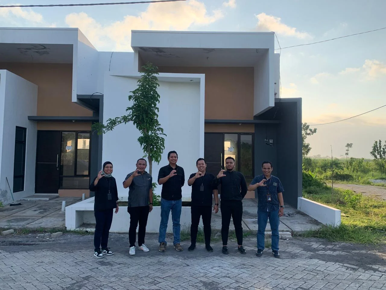 Survey Proyek Komersil bersama pejabat daerah